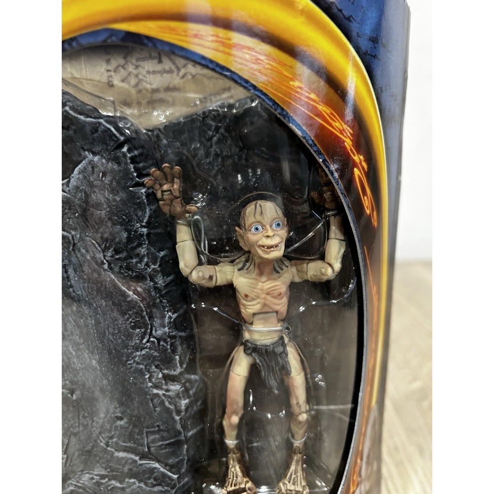 Lord of the Rings ROTK Super Poseable Gollum with Crawling Action Figure ToyBiz